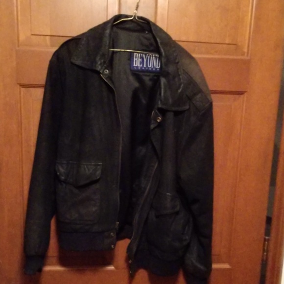 Large Beyond Leather jacket - Picture 2 of 5